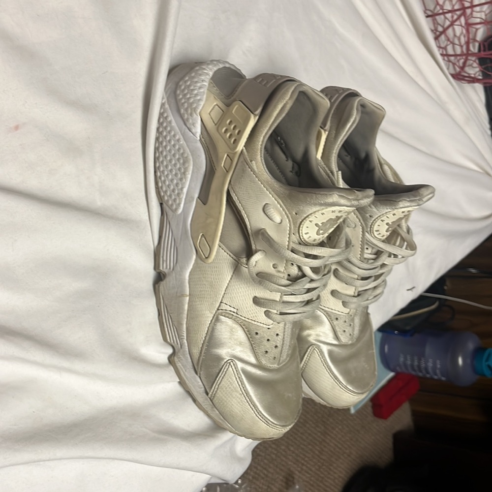 Shoes(off white) - Picture 4 of 4